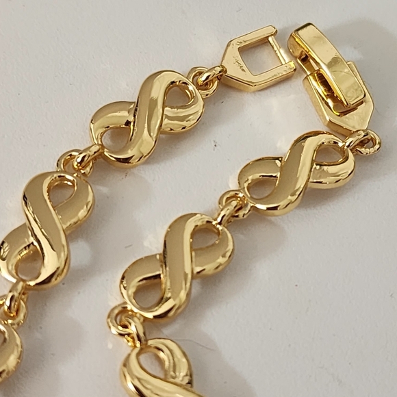 Gold Filled Infinity Symbol Design Link Bracelet - Picture 5 of 9